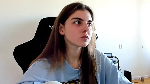 Snapshot of emmamurrr chatting on October 1, 2025, 10:41 am emmamurrr online show from October 1, 2025, 10:41 am