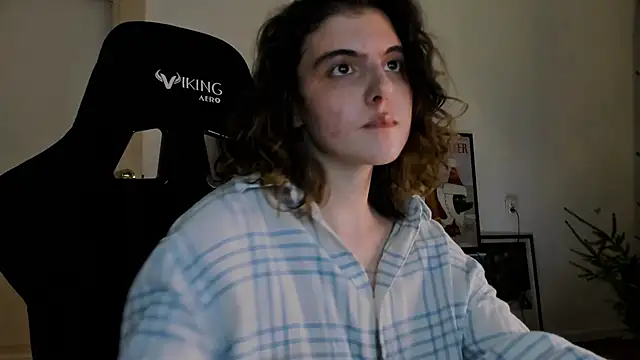 Snapshot of emmamurrr chatting on December 25, 2024, 2:02 pm emmamurrr online show from December 25, 2024, 2:02 pm