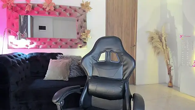 Snapshot of AmelyaMann chatting on June 24, 2026, 12:59 pm AmelyaMann online show from June 24, 2026, 12:59 pm
