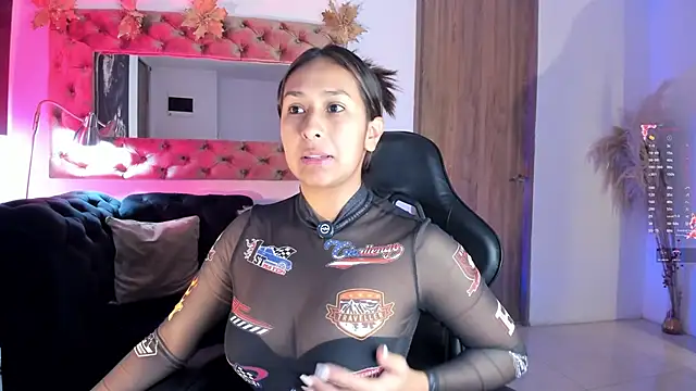 Snapshot of AmelyaMann chatting on May 31, 2026, 1:06 pm AmelyaMann online show from May 31, 2026, 1:06 pm