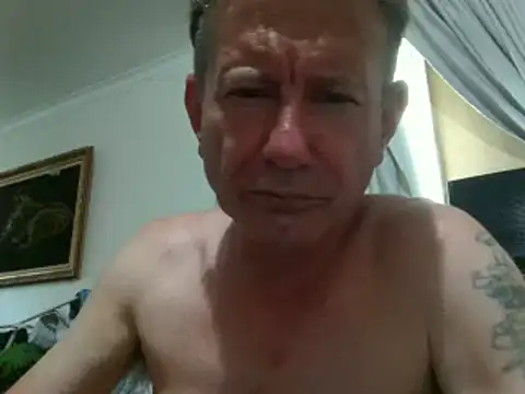 Snapshot of butseriouslykahnt chatting on December 20, 2024, 7:33 am butseriouslykahnt online show from December 20, 2024, 7:33 am