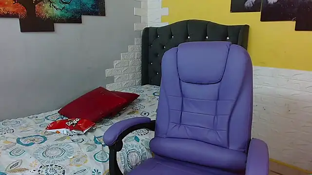 Snapshot of isabeautyx19 chatting on March 20, 2026, 2:01 am isabeautyx19 online show from March 20, 2026, 2:01 am