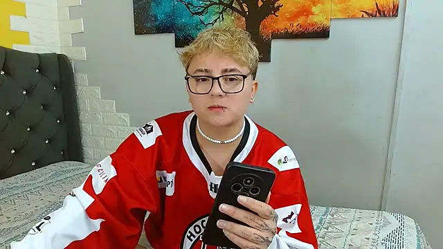 isabeautyx19 online show from October 11, 2025, 2:45 am