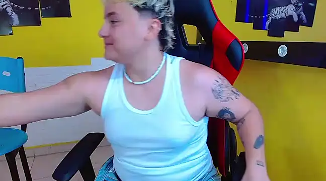 isabeautyx19 online show from March 5, 2025, 1:21 am