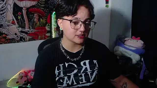 Snapshot of isabeautyx19 chatting on June 30, 2026, 1:38 am isabeautyx19 online show from June 30, 2026, 1:38 am