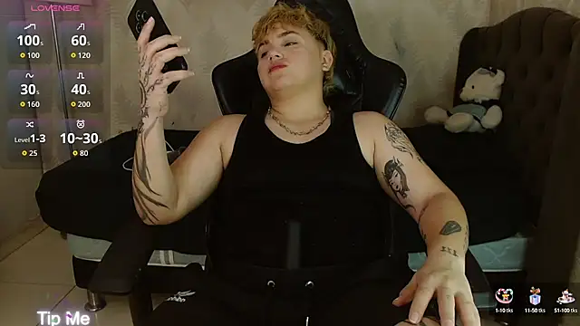 isabeautyx19 online show from September 21, 2025, 7:41 pm