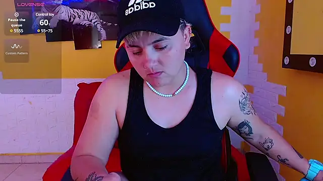 isabeautyx19 online show from March 10, 2025, 2:50 am