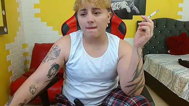 isabeautyx19 online show from September 23, 2025, 1:34 am