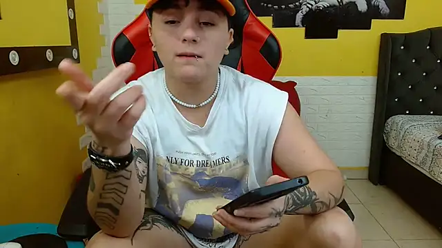 isabeautyx19 online show from November 22, 2025, 3:38 am