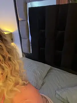 Bonnie vega online show from November 5, 2025, 8:23 pm