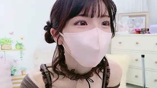 -minami- online show from October 12, 2025, 3:30 am