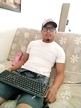 Piroca doce18 online show from October 11, 2025, 6:31 pm