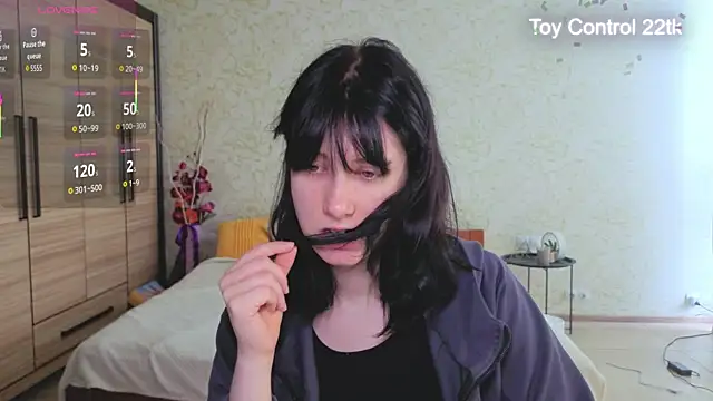 Snapshot of JulisSweet chatting on June 19, 2026, 7:03 am JulisSweet online show from June 19, 2026, 7:03 am