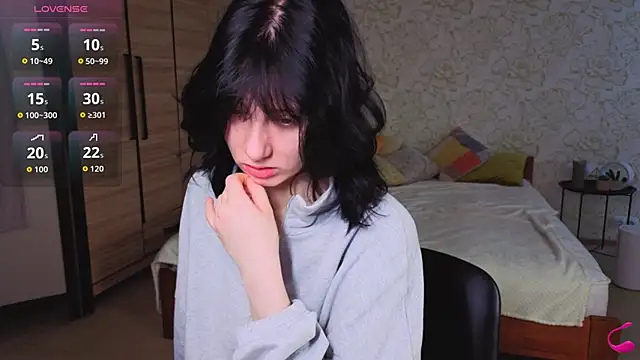 JulisSweet online show from November 16, 2025, 7:57 am