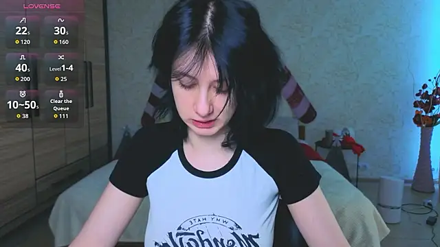 JulisSweet online show from February 8, 2026, 8:34 am