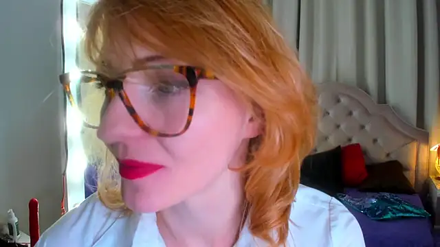 Snapshot of SquirtyAlisa chatting on October 12, 2025, 10:55 pm SquirtyAlisa online show from October 12, 2025, 10:55 pm