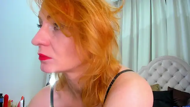 Snapshot of SquirtyAlisa chatting on October 14, 2025, 5:30 am SquirtyAlisa online show from October 14, 2025, 5:30 am