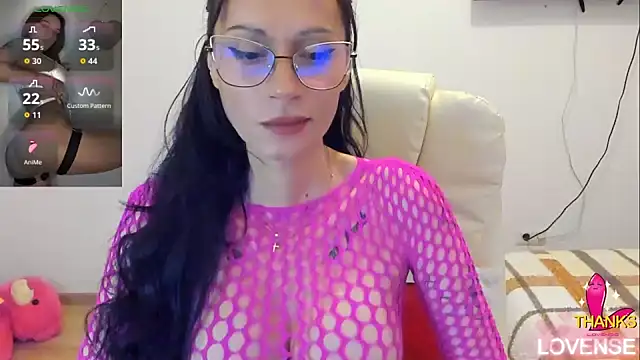 Snapshot of kissnicol32 chatting on April 19, 2026, 6:10 pm kissnicol32 online show from April 19, 2026, 6:10 pm
