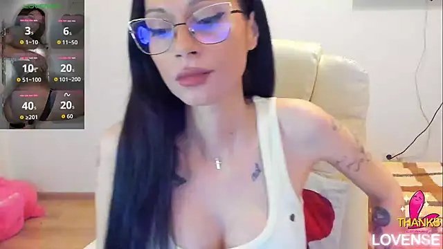 Snapshot of kissnicol32 chatting on April 4, 2026, 4:46 pm kissnicol32 online show from April 4, 2026, 4:46 pm
