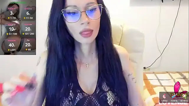 Snapshot of kissnicol32 chatting on May 3, 2026, 4:21 pm kissnicol32 online show from May 3, 2026, 4:21 pm