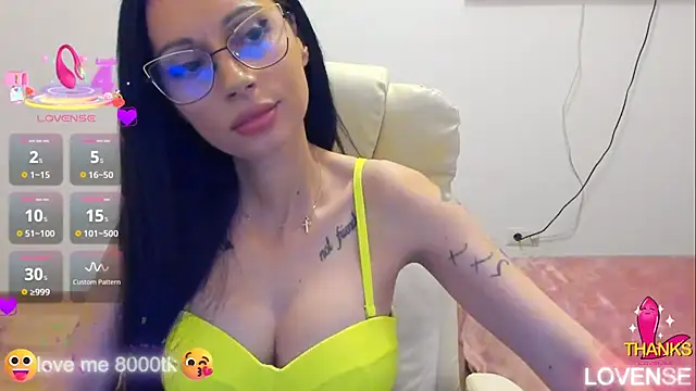 Snapshot of kissnicol32 chatting on November 21, 2025, 5:45 pm kissnicol32 online show from November 21, 2025, 5:45 pm