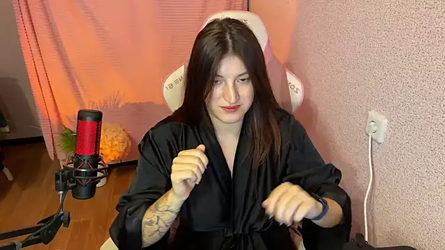 Katrin  kiss online show from December 1, 2025, 5:47 pm