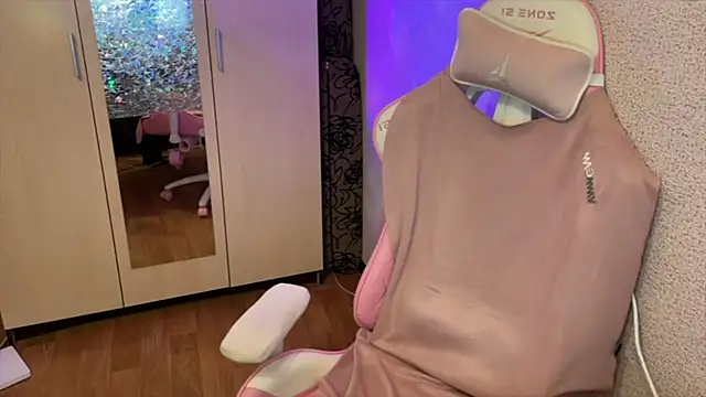 Katrin  kiss online show from February 3, 2026, 5:29 pm