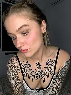 Goldloeckchen159 online show from May 8, 2026, 8:34 pm