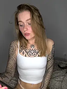 Snapshot of Goldloeckchen159 chatting on March 10, 2026, 10:25 pm Goldloeckchen159 online show from March 10, 2026, 10:25 pm