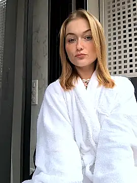 Snapshot of Goldloeckchen159 chatting on November 5, 2025, 8:17 am Goldloeckchen159 online show from November 5, 2025, 8:17 am