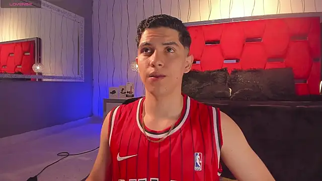 Snapshot of Brat_ chatting on December 14, 2025, 2:33 pm Brat online show from December 14, 2025, 2:33 pm