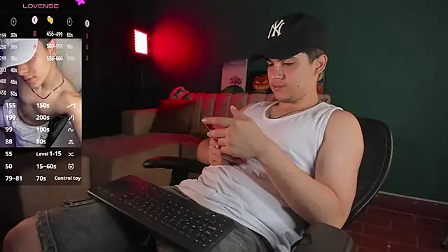 Snapshot of Brat_ chatting on February 8, 2025, 12:28 pm Brat online show from February 8, 2025, 12:28 pm