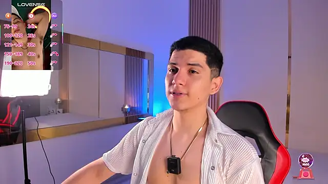 Snapshot of Brat_ chatting on October 22, 2025, 3:39 am Brat online show from October 22, 2025, 3:39 am