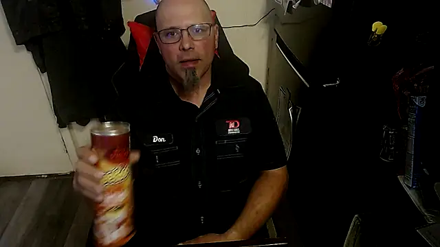 KrazyLegz online show from October 21, 2025, 10:53 pm