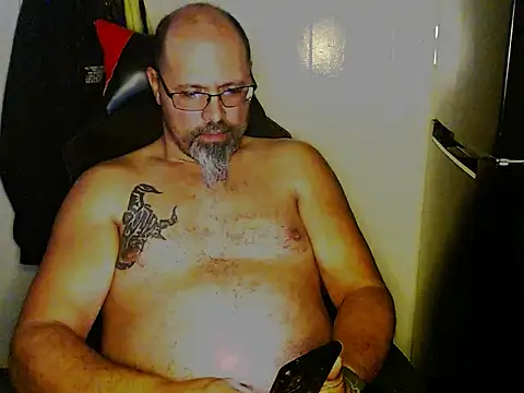 KrazyLegz online show from December 7, 2024, 8:00 pm
