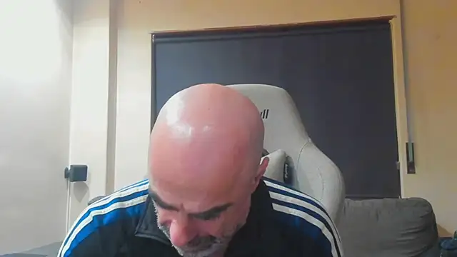 Snapshot of Bicopflirt chatting on February 24, 2026, 2:01 am Bicopflirt online show from February 24, 2026, 2:01 am