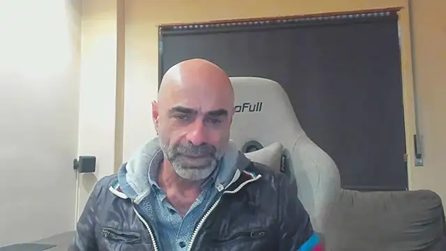 Snapshot of Bicopflirt chatting on March 10, 2026, 4:00 pm Bicopflirt online show from March 10, 2026, 4:00 pm