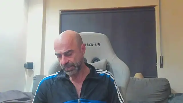 Snapshot of Bicopflirt chatting on November 9, 2025, 1:20 am Bicopflirt online show from November 9, 2025, 1:20 am