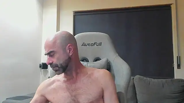 Snapshot of Bicopflirt chatting on October 26, 2025, 7:25 pm Bicopflirt online show from October 26, 2025, 7:25 pm