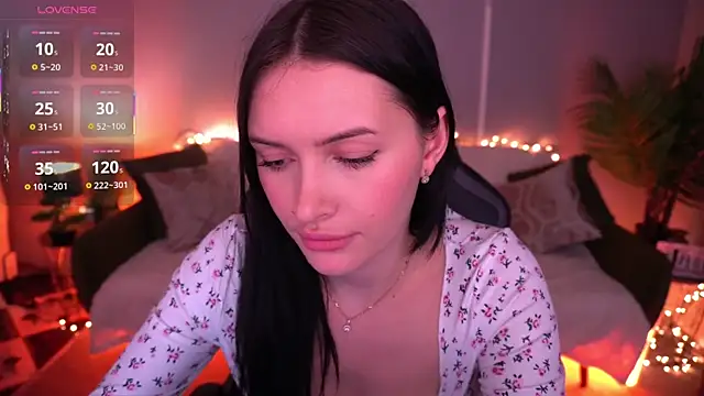 Snapshot of MilaSecrett chatting on March 17, 2026, 2:53 pm MilaSecrett online show from March 17, 2026, 2:53 pm