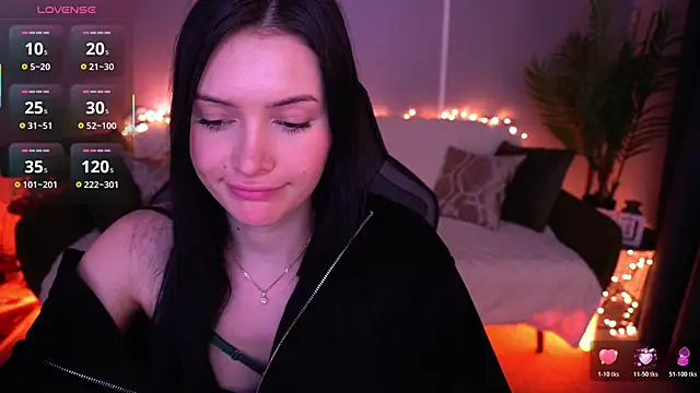 Snapshot of MilaSecrett chatting on March 19, 2026, 1:55 pm MilaSecrett online show from March 19, 2026, 1:55 pm