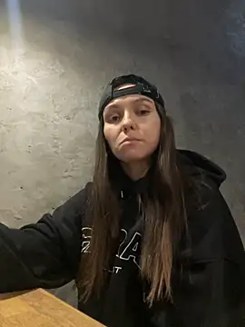 Snapshot of Jinna_milli chatting on October 13, 2025, 6:42 pm Jinna milli online show from October 13, 2025, 6:42 pm