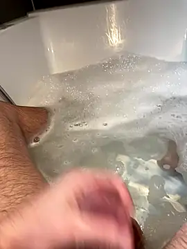 Snapshot of LivingLegend1978 chatting on November 6, 2025, 9:24 am LivingLegend1978 online show from November 6, 2025, 9:24 am