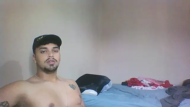 Snapshot of Xcumshot33 chatting on November 16, 2025, 5:17 pm Xcumshot33 online show from November 16, 2025, 5:17 pm