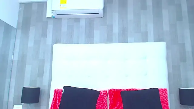 Snapshot of LeahMillerr chatting on February 17, 2026, 12:24 pm LeahMillerr online show from February 17, 2026, 12:24 pm