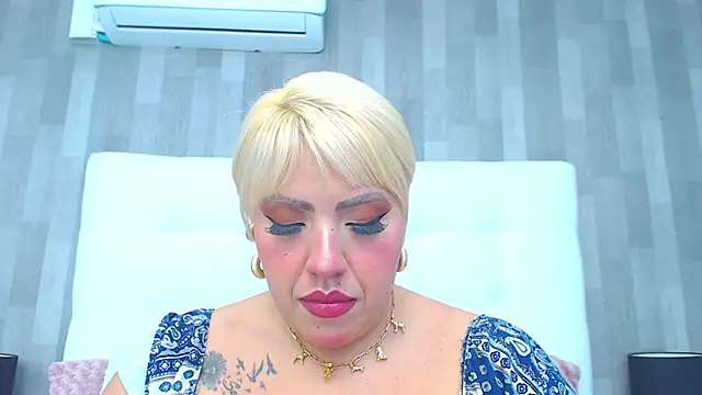 Snapshot of LeahMillerr chatting on February 26, 2026, 2:39 pm LeahMillerr online show from February 26, 2026, 2:39 pm