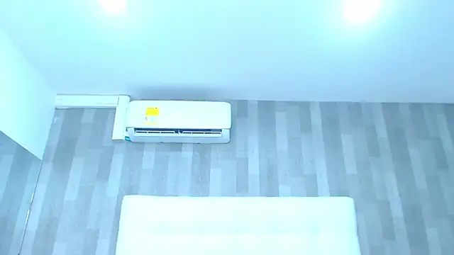 Snapshot of LeahMillerr chatting on February 12, 2026, 1:11 pm LeahMillerr online show from February 12, 2026, 1:11 pm