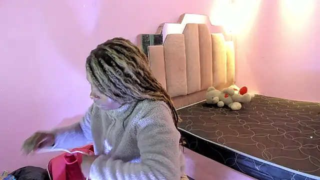 LoveQueen2 online show from January 17, 2026, 11:58 am