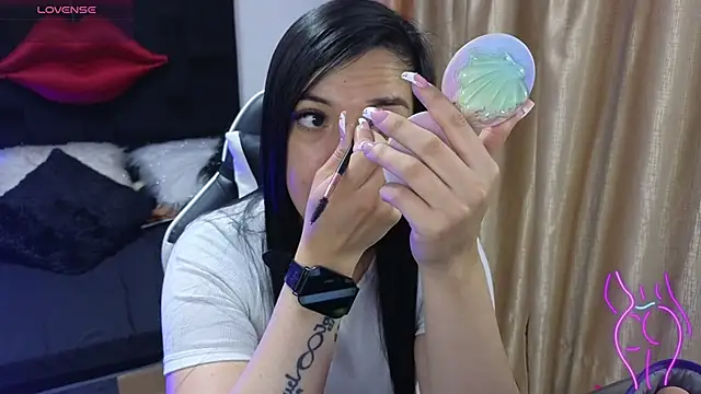 Snapshot of Majuu__ chatting on December 5, 2025, 11:53 am Majuu online show from December 5, 2025, 11:53 am