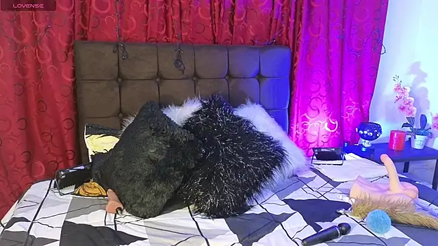 Snapshot of Majuu__ chatting on October 17, 2025, 11:56 am Majuu online show from October 17, 2025, 11:56 am